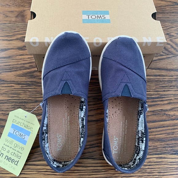 Toms Canvas classic shoes, Brand New - Picture 1 of 7